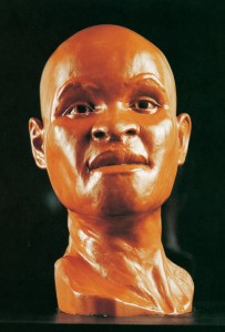 Reconstituição do crânio de Luzia datado de 11.500 anos.