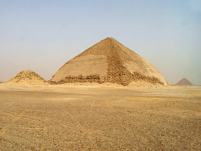 Pirâmide Curvada, Dahshur, Egito, 2600 a.C.