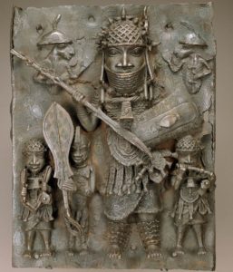 Obá ou um guerreiro e servidores, bronze de Benin