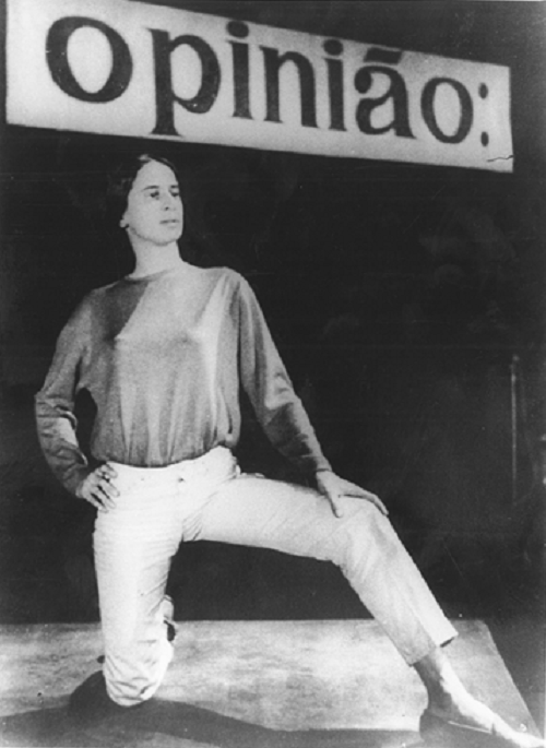 Maria Bethânia no show Opinião.