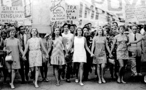 Atrizes na Passeata dos Cem Mil, RJ, 1968.