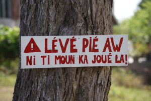 Placa em crioulo